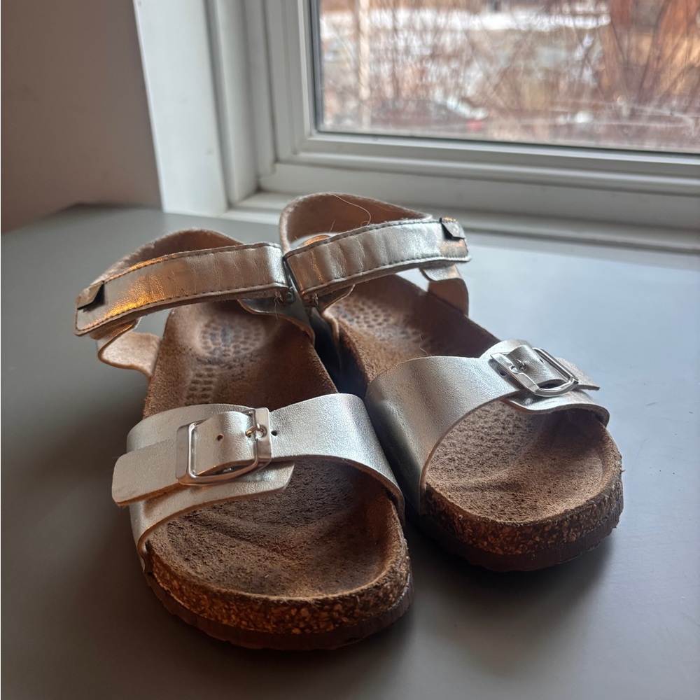 Stylish Silver Kids Sandals with Buckle Straps